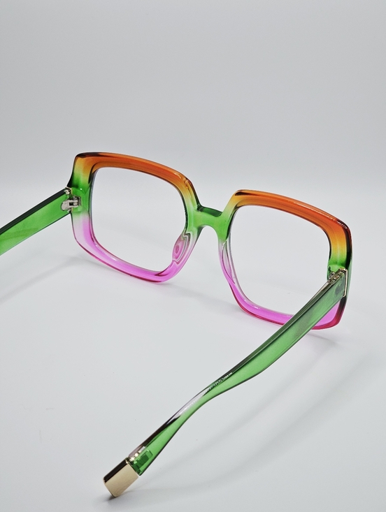 Hannah (Reader) - Picture 3 of 4